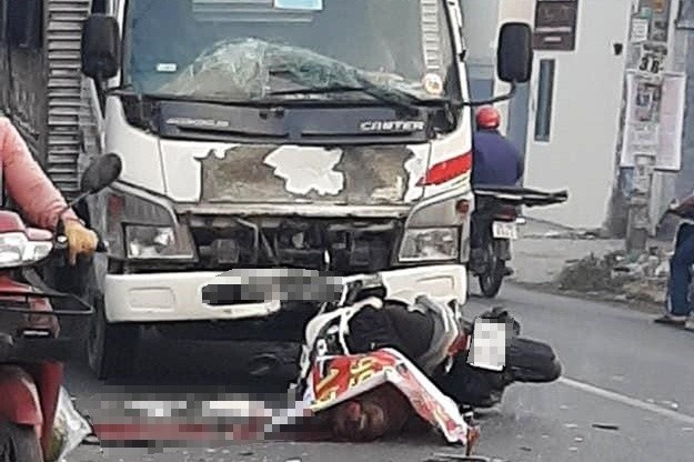 Du khach nuoc ngoai tu vong sau tai nan o TP.HCM hinh anh