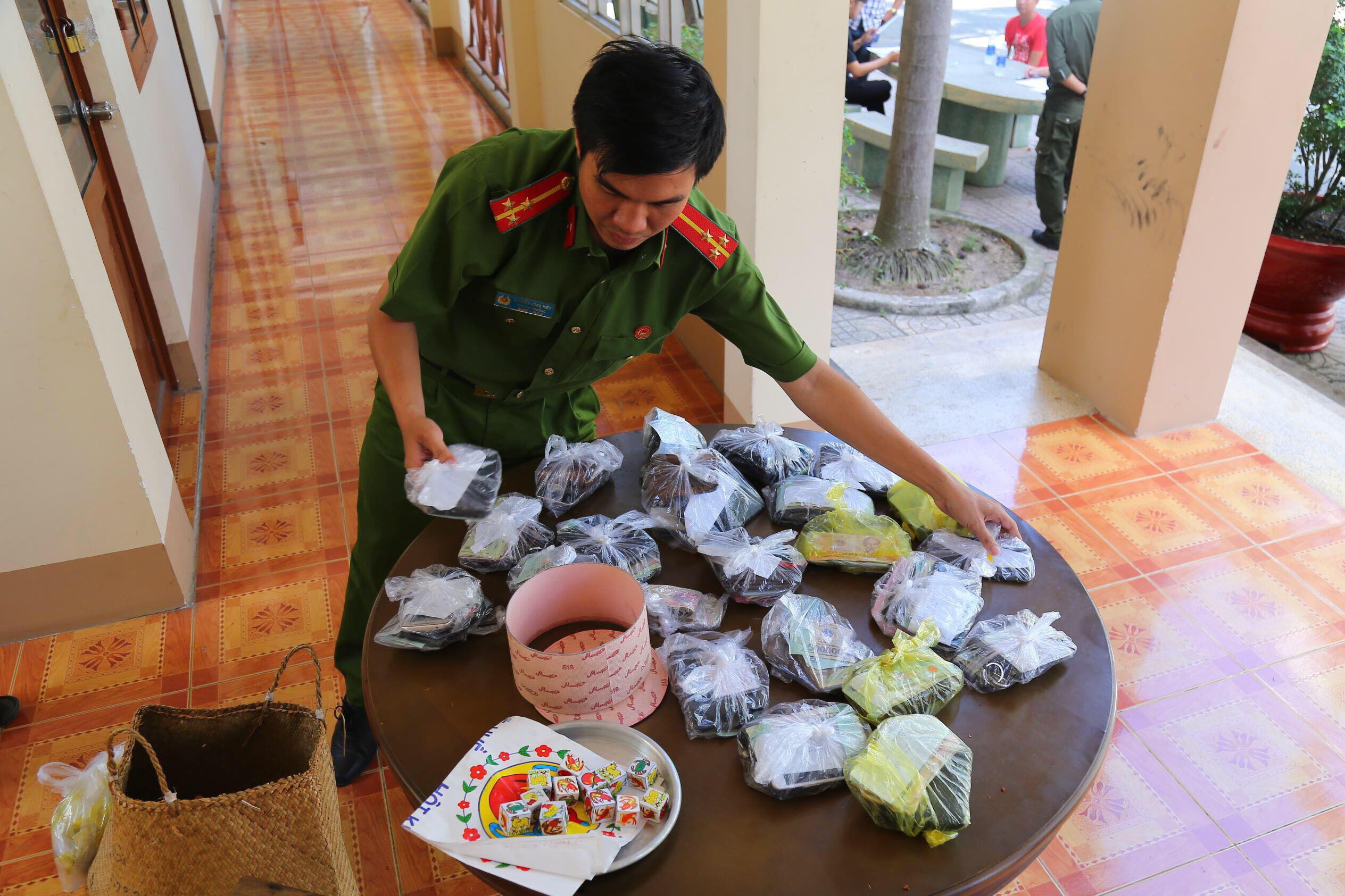 Pha tu diem danh bac ngay dau nam o Binh Duong hinh anh