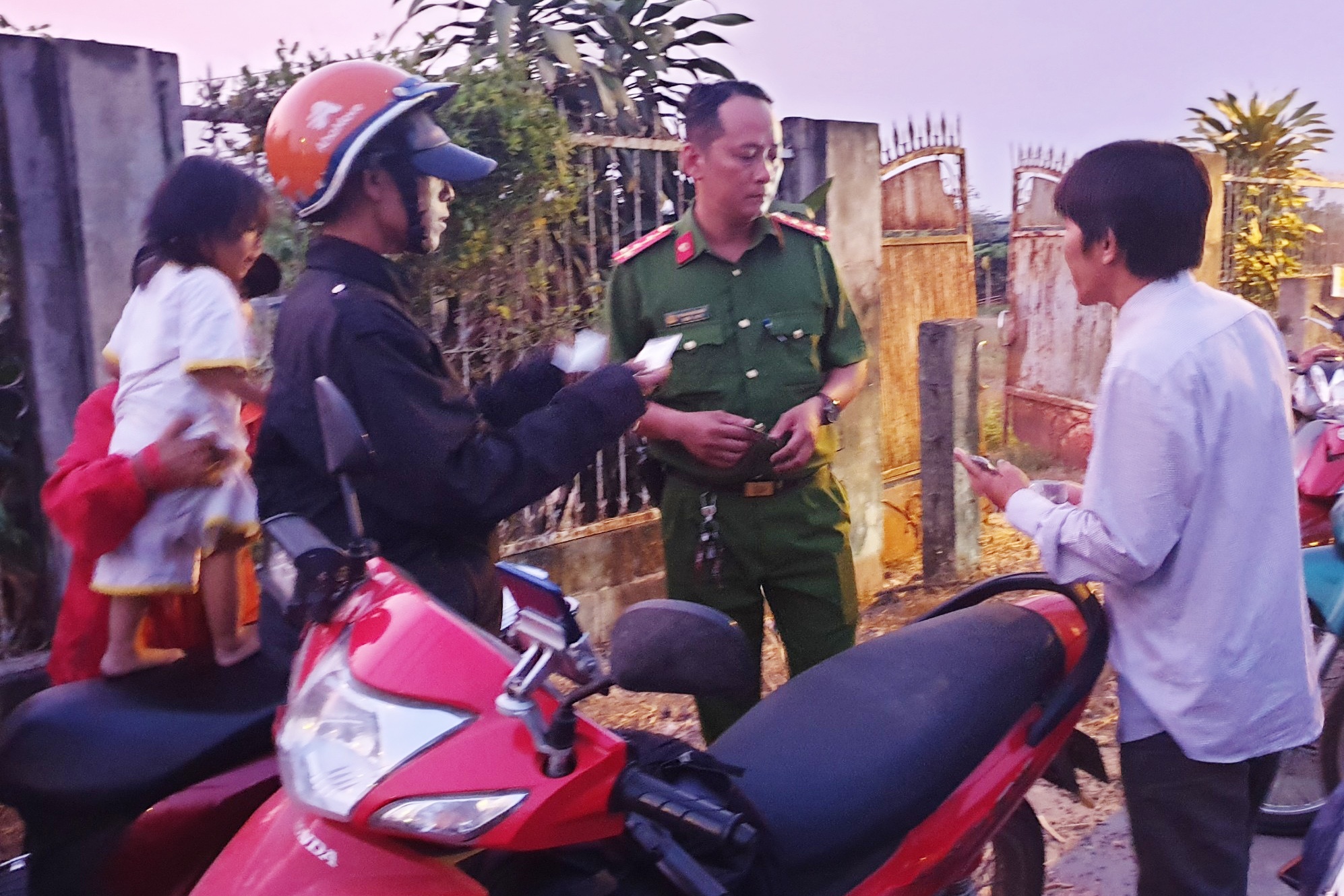 vay bat Tuan khi anh 1