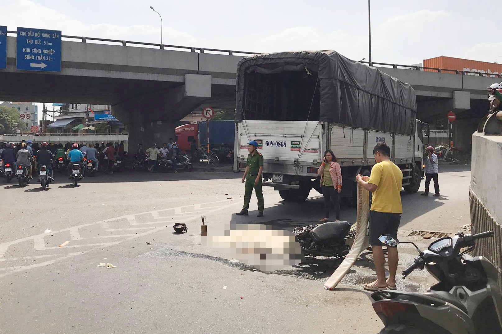 xe tai can chet nguoi anh 1