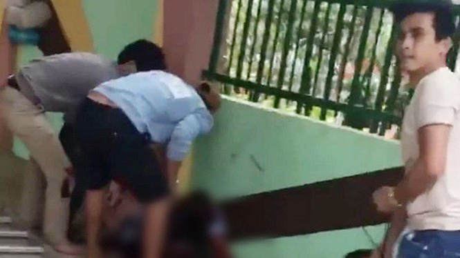 Benh vuc nu tiep vien karaoke, mot nguoi thiet mang hinh anh