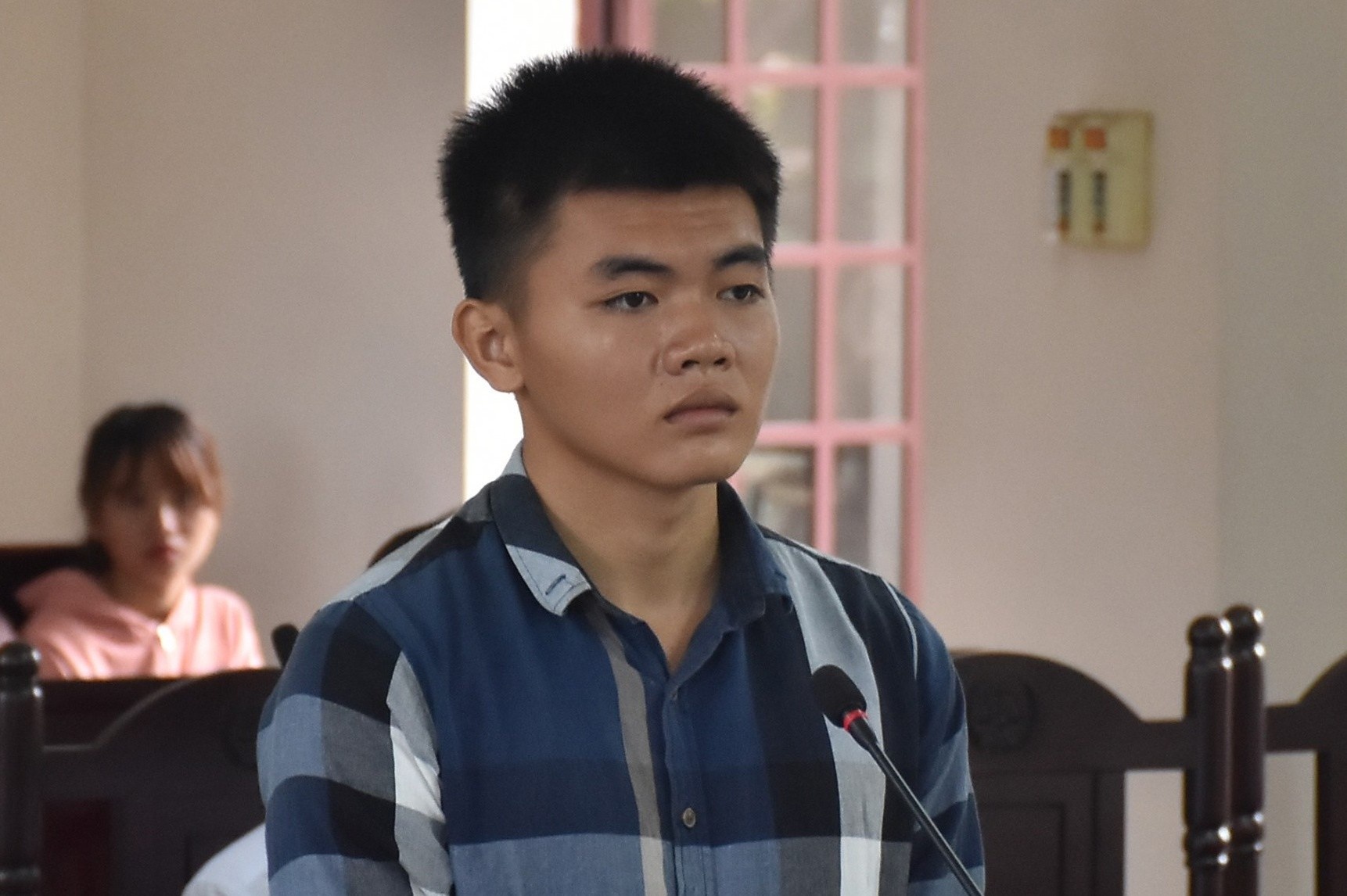 Ngay ra toa cua ke hiep dam, giet thieu nu 15 tuoi hinh anh