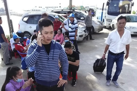 Du khach phai khai bao y te truoc khi den Con Dao hinh anh