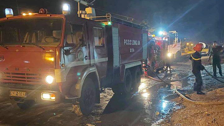 chay nha xuong anh 1