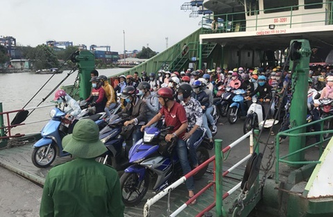 Nhieu phuong tien bi cam qua pha Cat Lai hinh anh