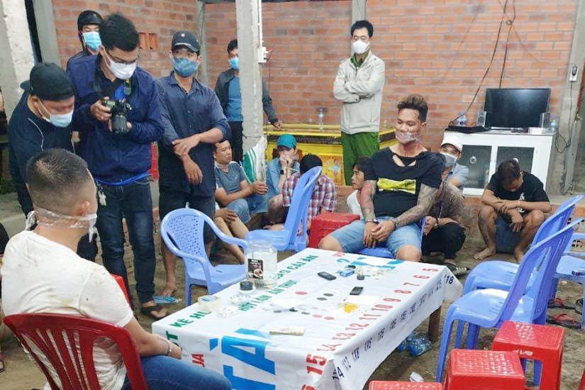 triệt phá sới bạc ảnh 1 triet pha soi bac anh 1