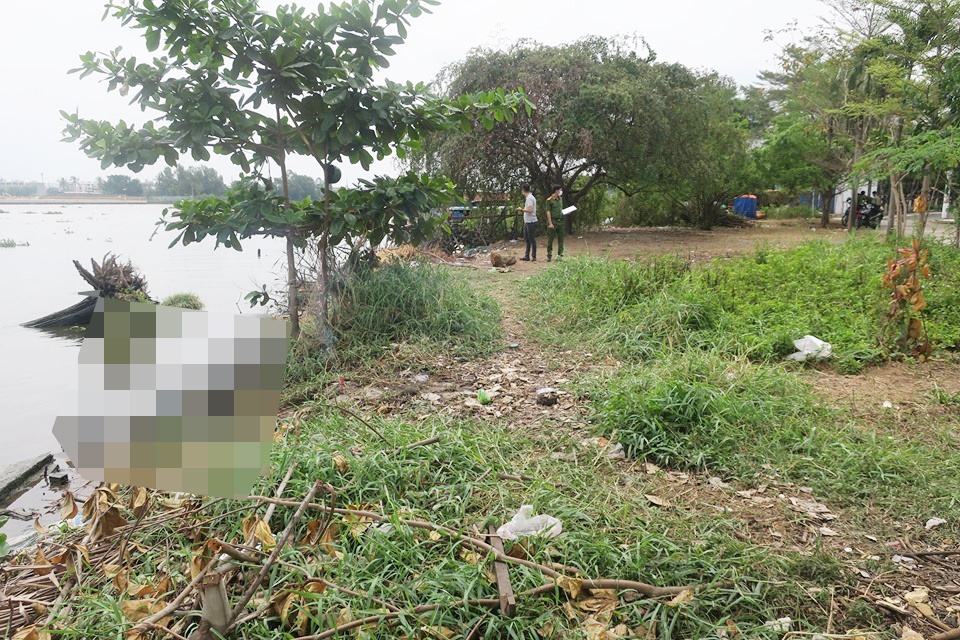 xac nguoi tren song anh 1