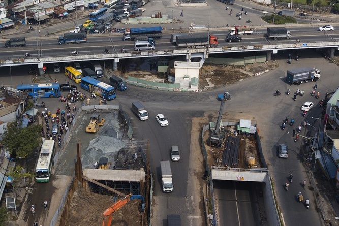 TP.HCM ngung dao duong dip 30/4 hinh anh