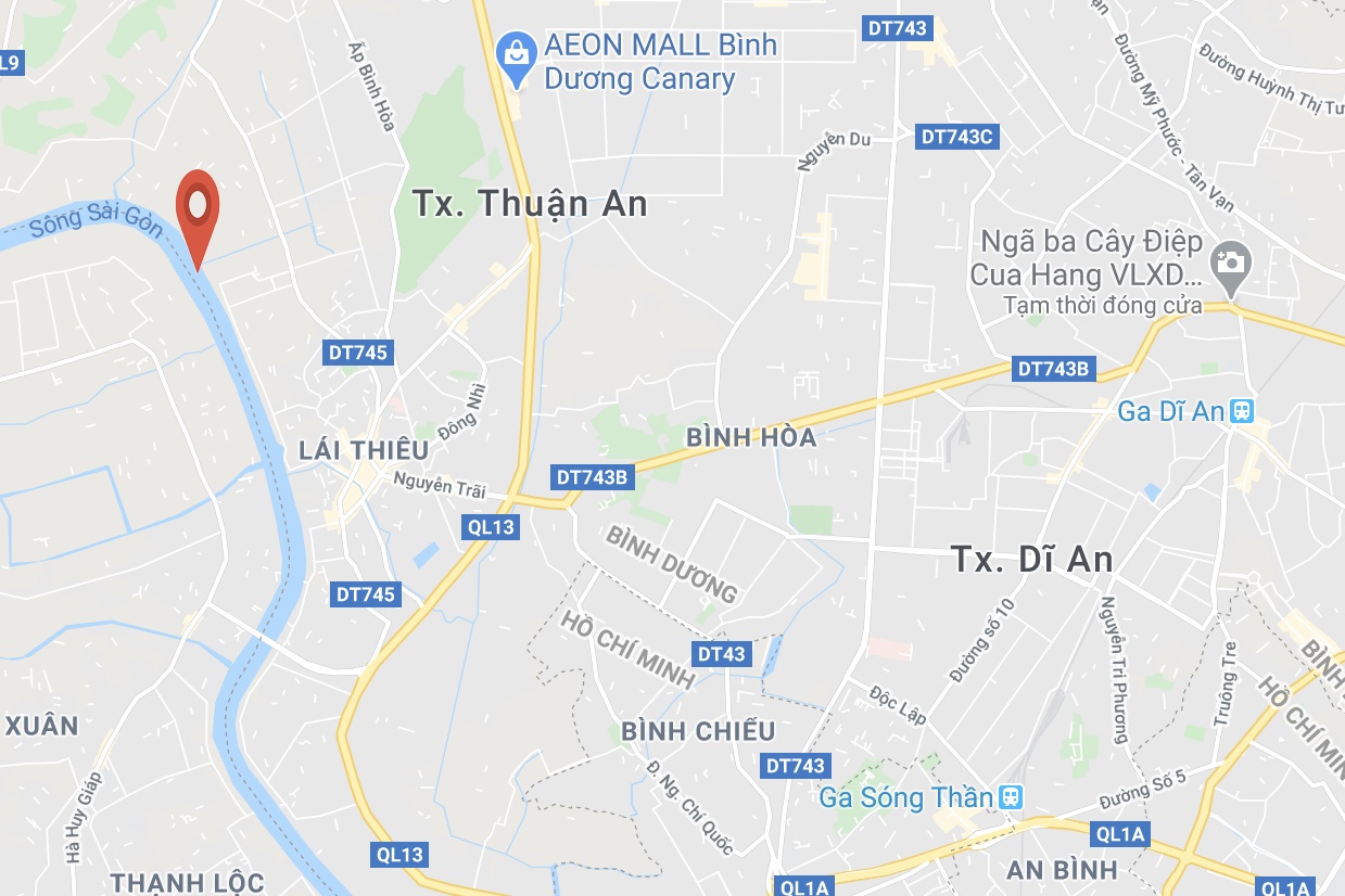 hoc sinh chet duoi anh 2