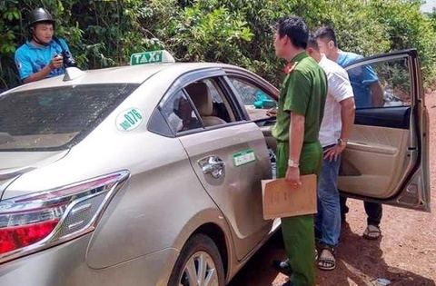 Vay bat nghi pham cuop tai san tai xe taxi hinh anh