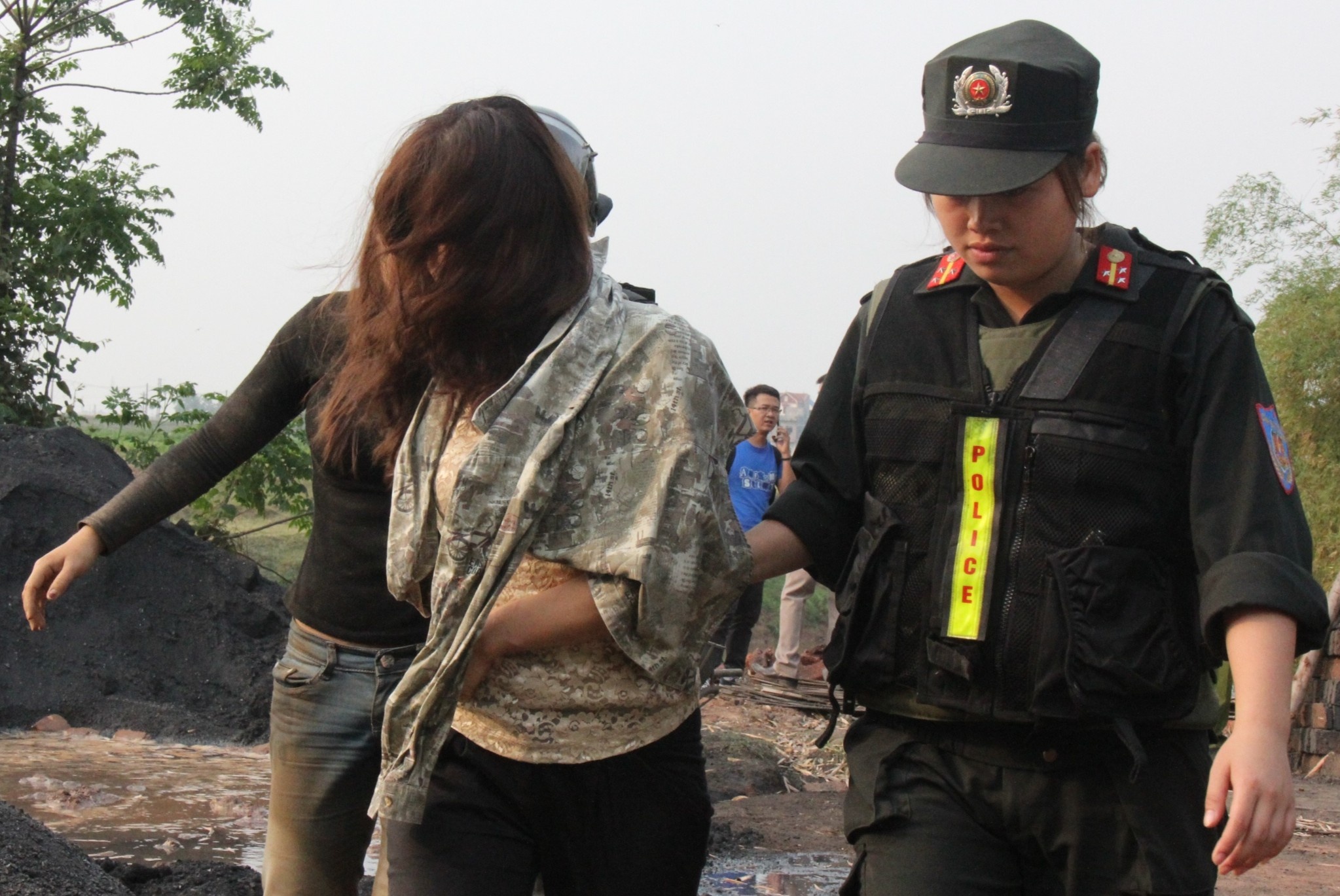 Canh sat vay bat soi bac o Dong Nai hinh anh