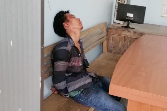 Ga nghien cam dao xong vao tru so dam cong an vien hinh anh