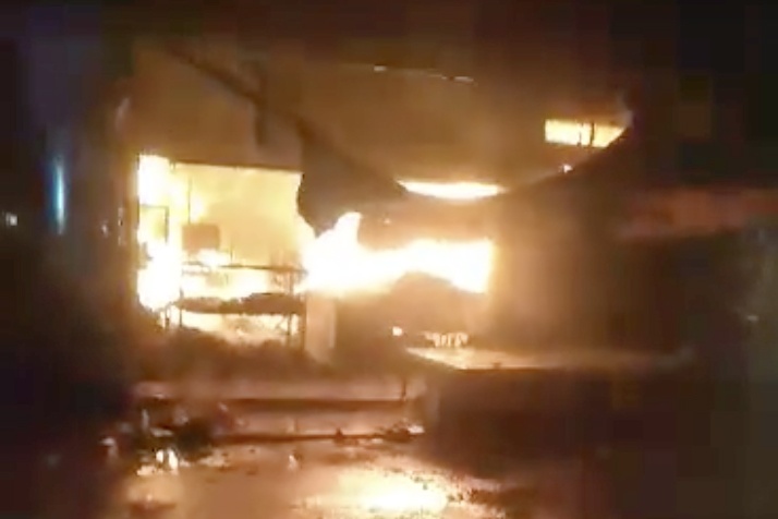 chay tiem tap hoa anh 1