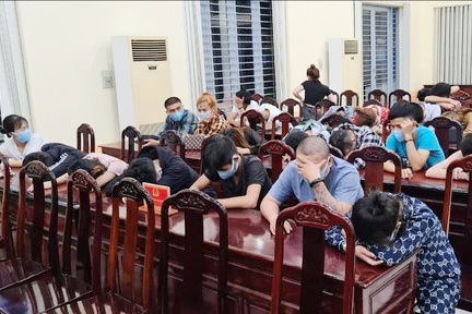 bắt nhóm chơi ma túy ảnh 1 bat nhom choi ma tuy anh 1