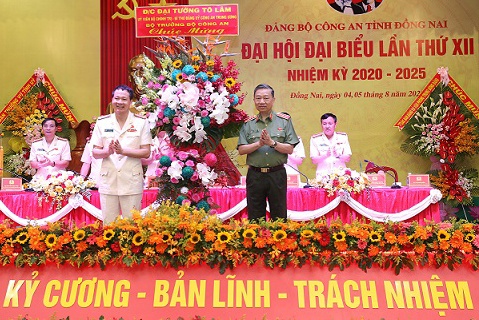 Bo truong To Lam anh 1