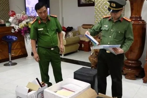 Bat nghi pham ban chet nguoi tren quoc lo 1 o Long An hinh anh