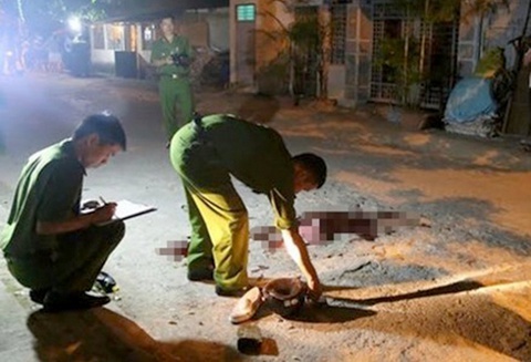 Khoi to nhom cam sung ban chet nguoi tren quoc lo 1 hinh anh