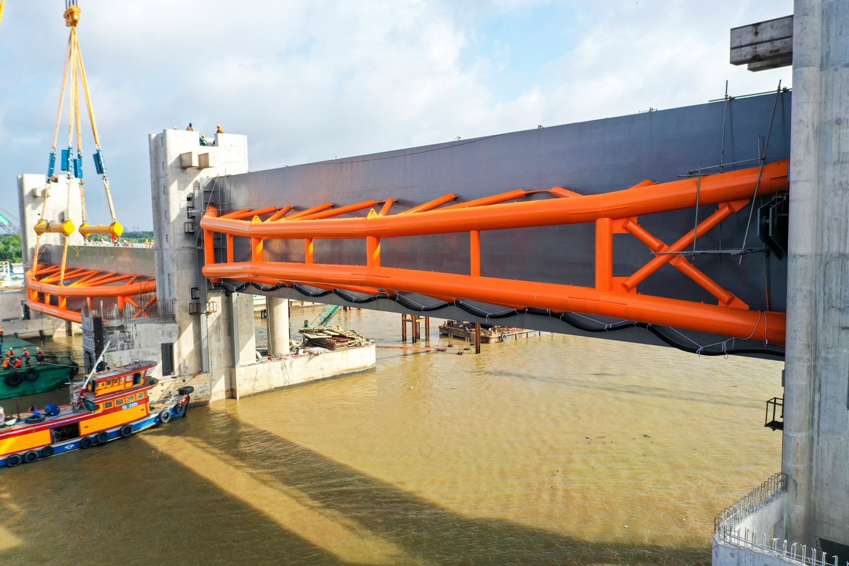 Lap cua van cho cong trinh chong ngap o TP.HCM hinh anh