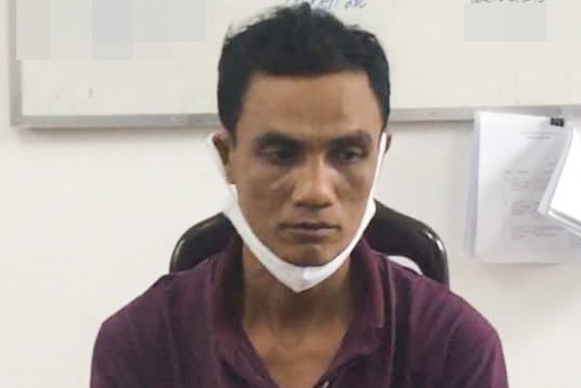 Bat nghi pham cuong buc bac si hinh anh