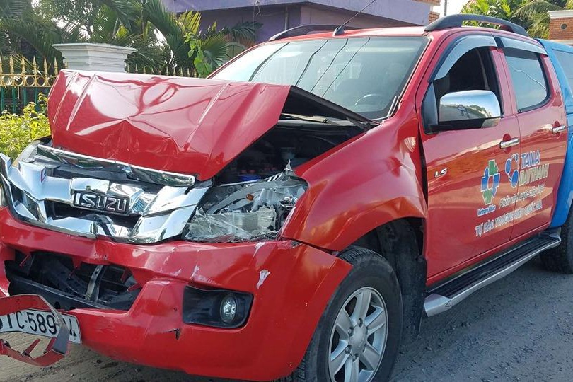 5 oto va cham lien hoan, quoc lo 1 un tac 5 km hinh anh