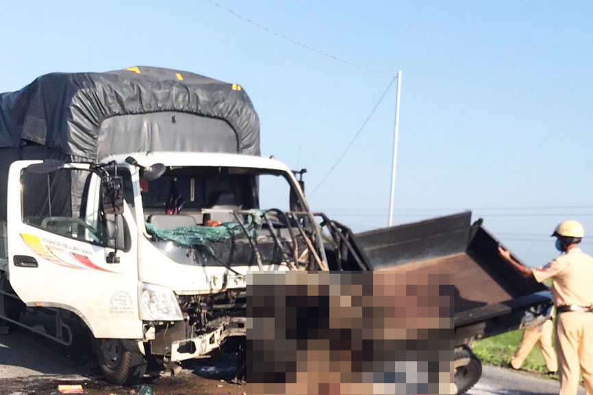 Va cham oto tai, tai xe ba gac tu vong hinh anh