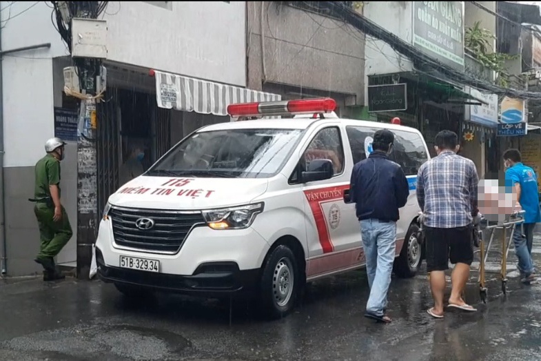 nu sinh vien treo co anh 1