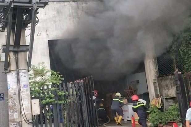 chay nha xuong anh 1