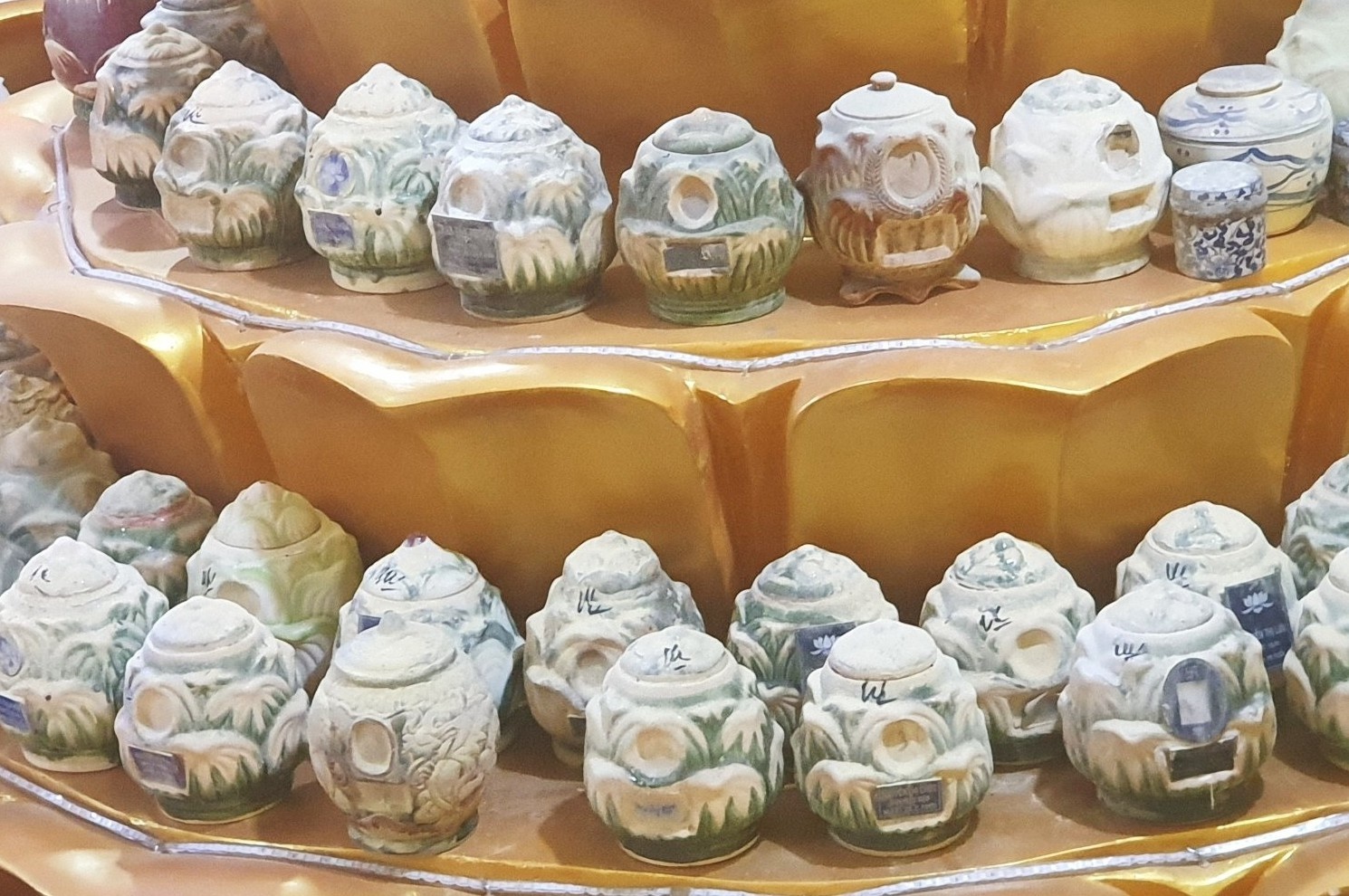 Hon 400 hu tro cot o chua Ky Quang 2 duoc nhan dien hinh anh