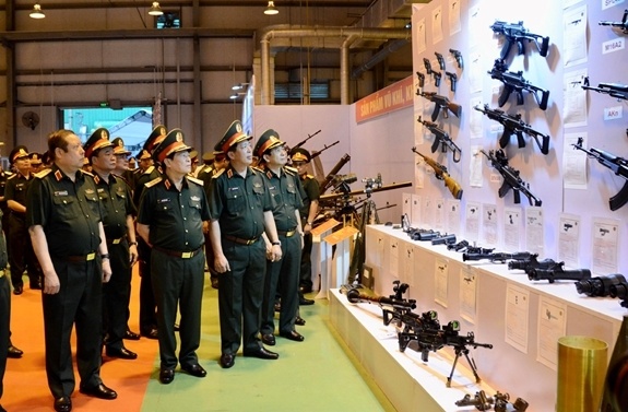 quoc phong Viet Nam anh 2