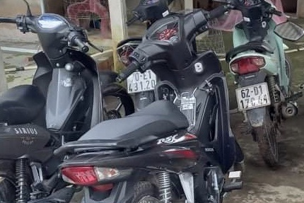 Tim ra 7 xe may nho thiet bi dinh vi hinh anh