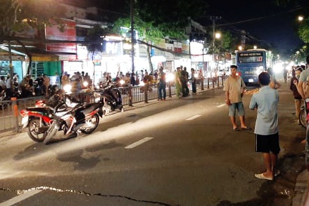 xe buyt can chet nguoi anh 1