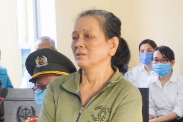 Nguoi phu nu bao hanh me ruot linh 4 nam tu hinh anh