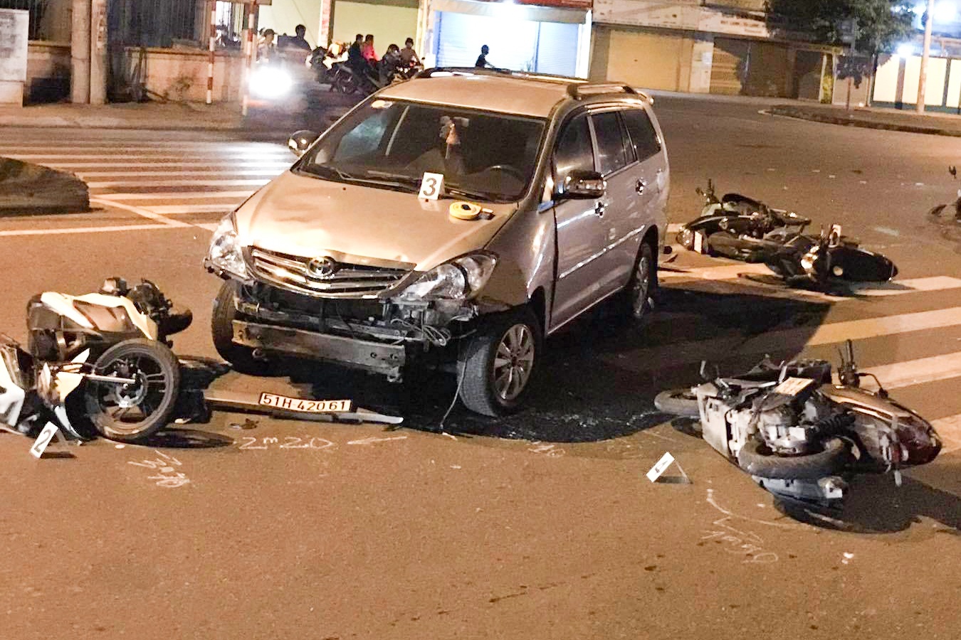 Loi khai tai xe oto tong hang loat xe may o TP.HCM hinh anh