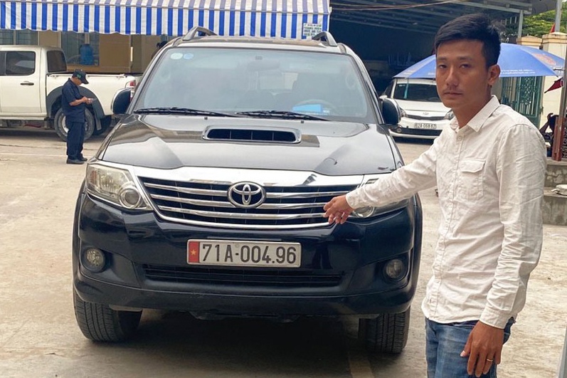 bat giu con no anh 1