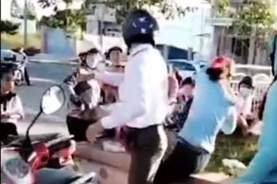 Nguoi dan ong danh phu nu o Binh Duong bi phat 2,7 trieu dong hinh anh