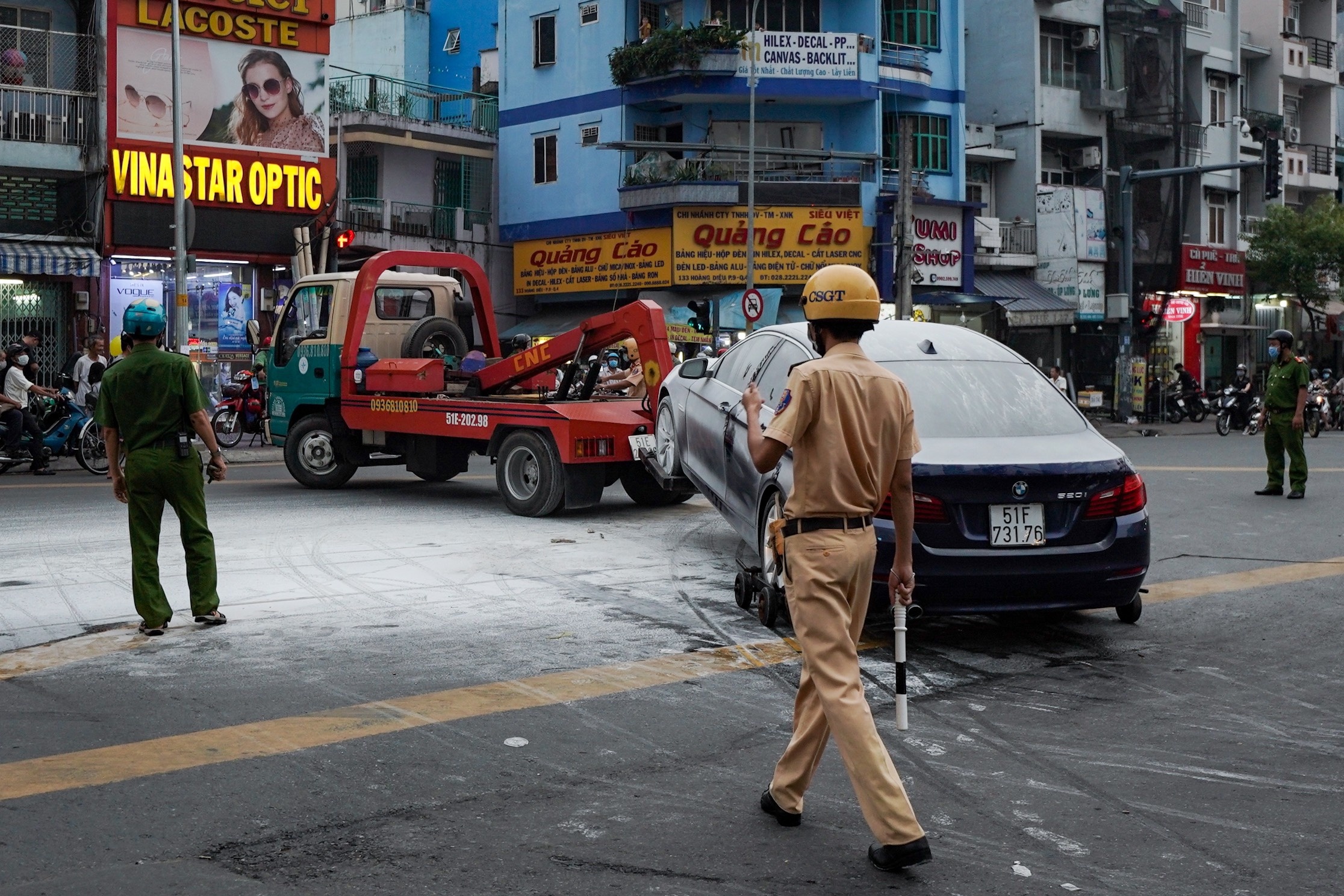 Xe BMW boc chay anh 2