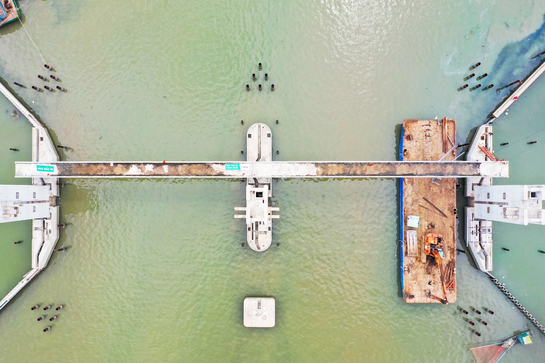 3.800 lit dau bi 'boc hoi' o du an ngan trieu 10.000 ty hinh anh