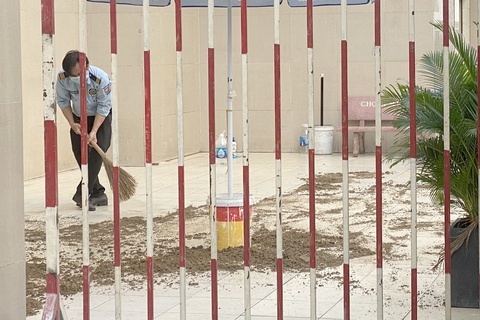 Nguoi phu nu roi tu tang cao chung cu Sunview Town hinh anh