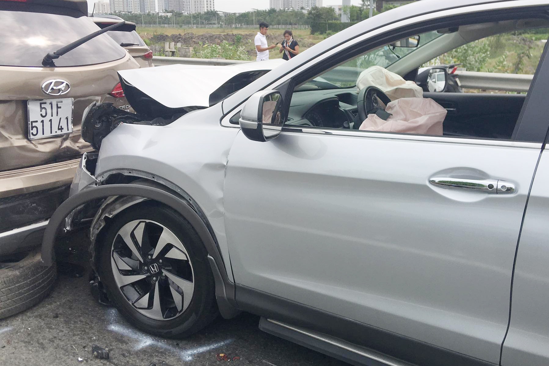 Tai nan lien hoan tren cao toc TP.HCM - Dau Giay hinh anh