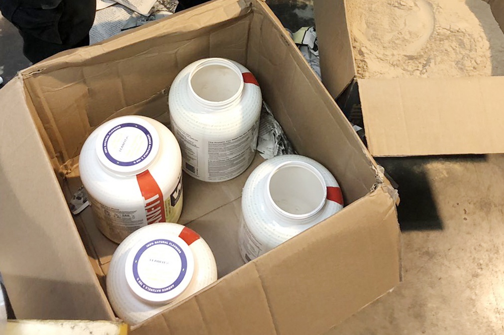 Cho nghiep vu phat hien 5 kg can sa trong hop thuc pham chuc nang hinh anh