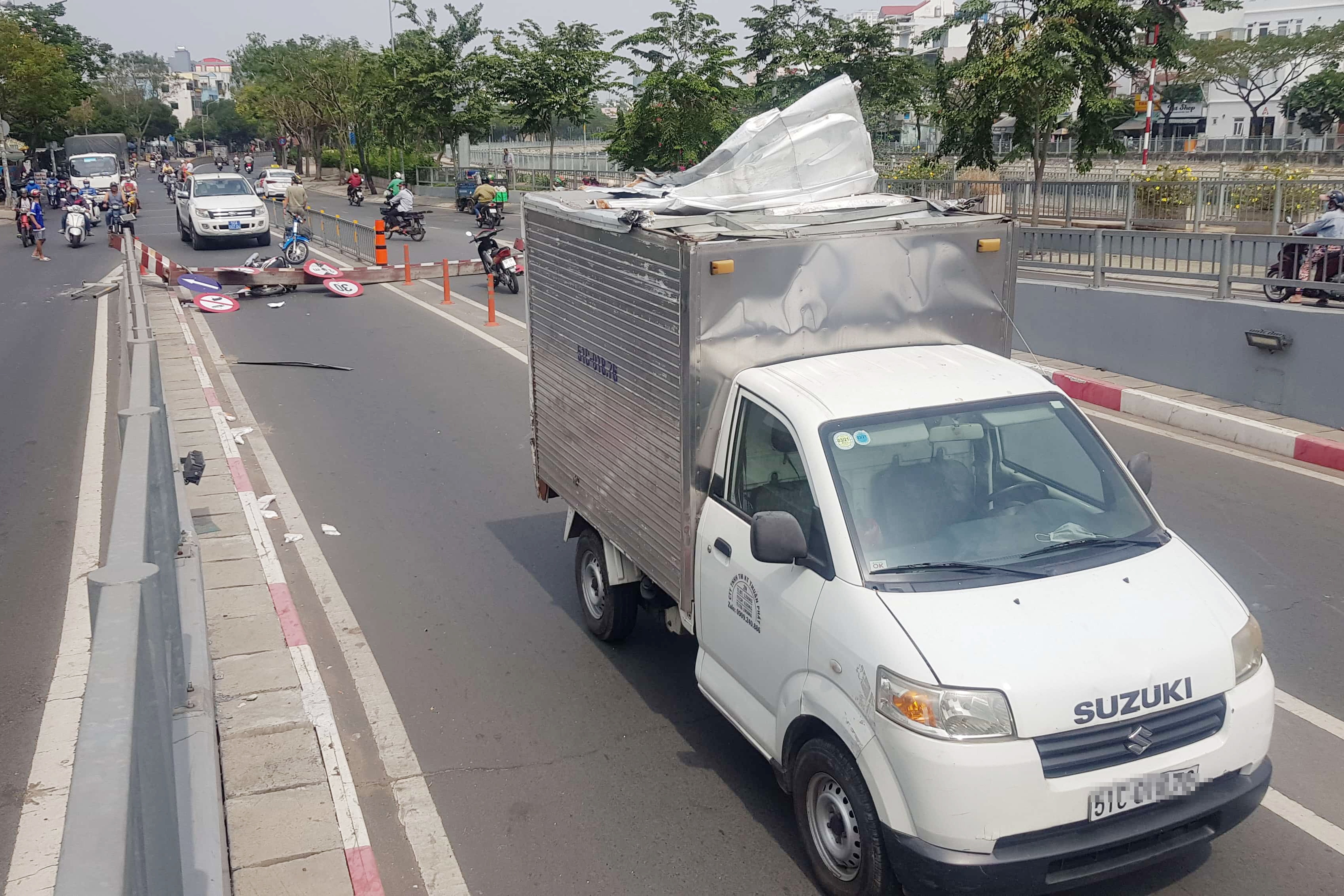 xe tai huc thanh chan gioi han anh 2