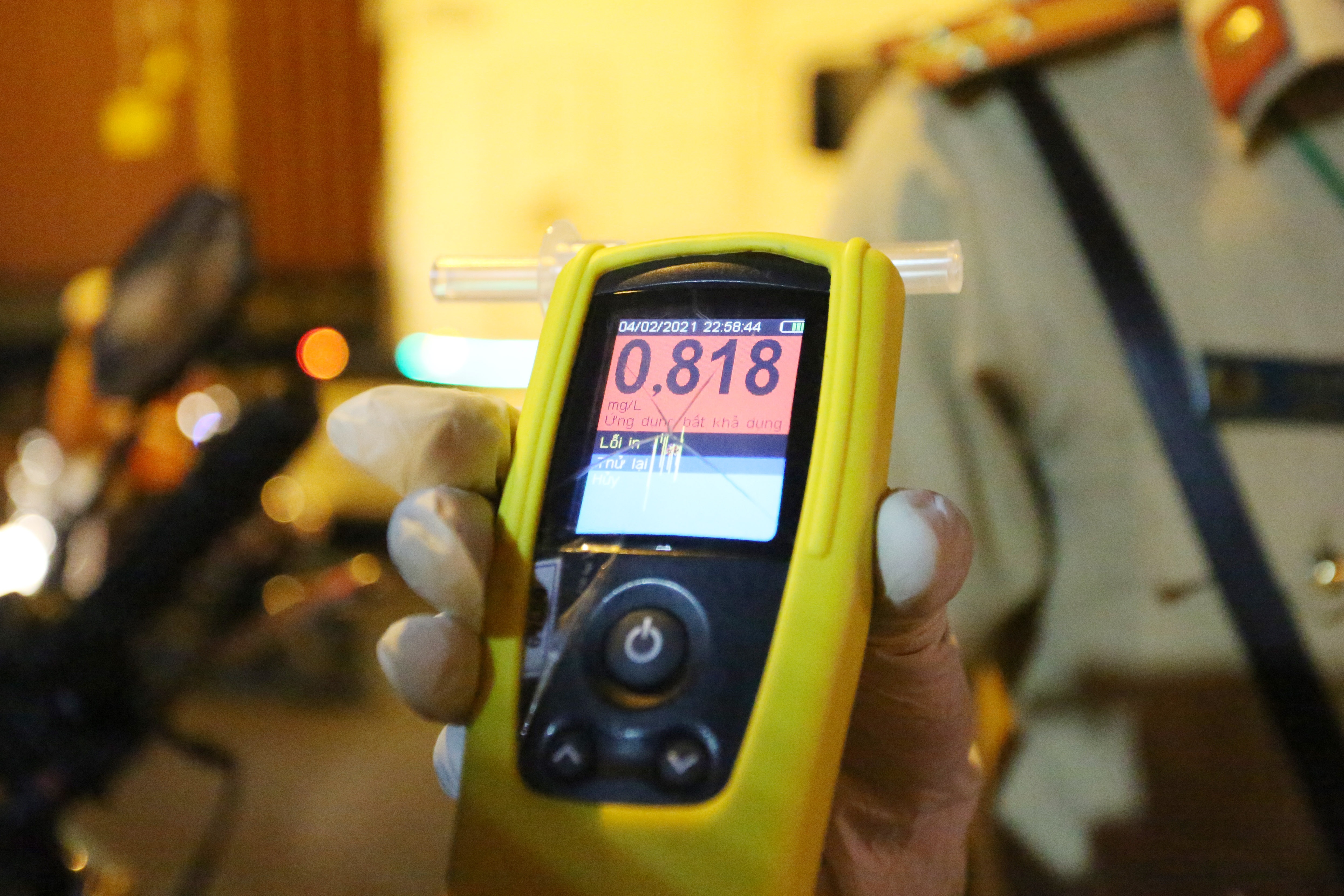 CSGT kiem tra nong do con anh 3