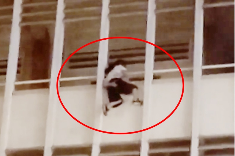 Bao ve truong ke phut cuu nu sinh lop 6 du lan can tang 3 hinh anh