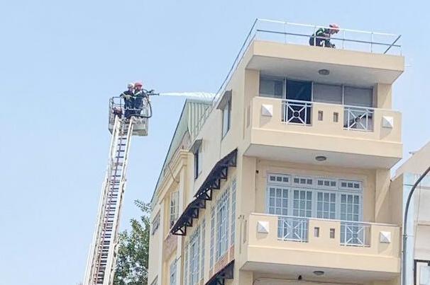 chay nha o Phan Van Tri anh 1