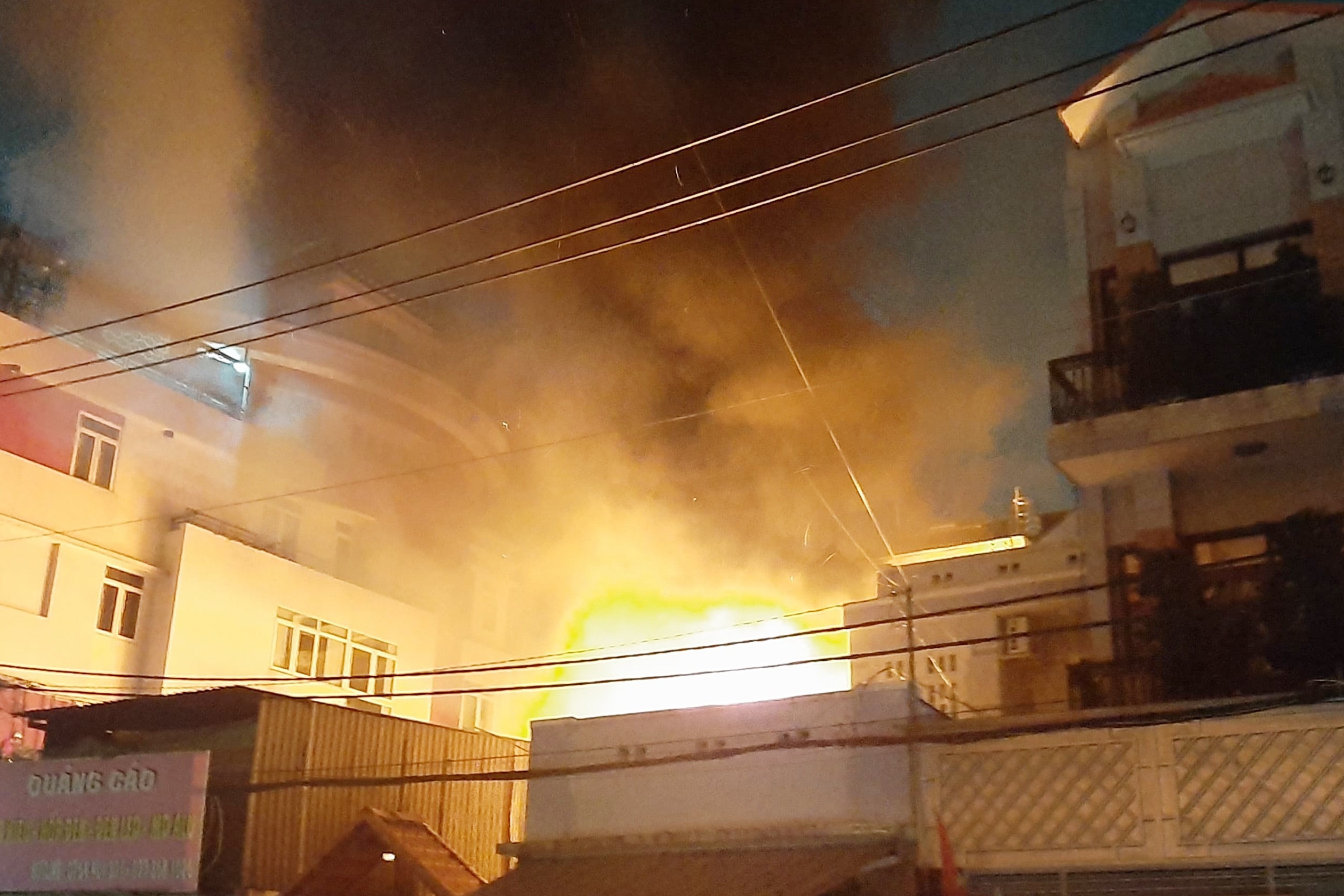 Hoa hoan thieu rui cua hang gia dung o TP.HCM hinh anh