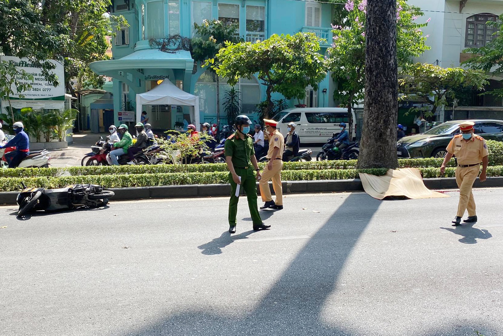 nguoi nuoc ngoai tu vong anh 1