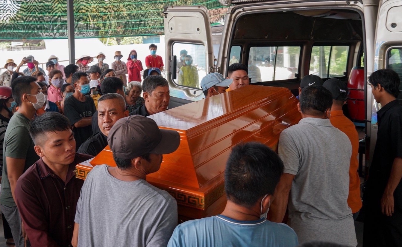 chay nha 6 nguoi chet anh 2