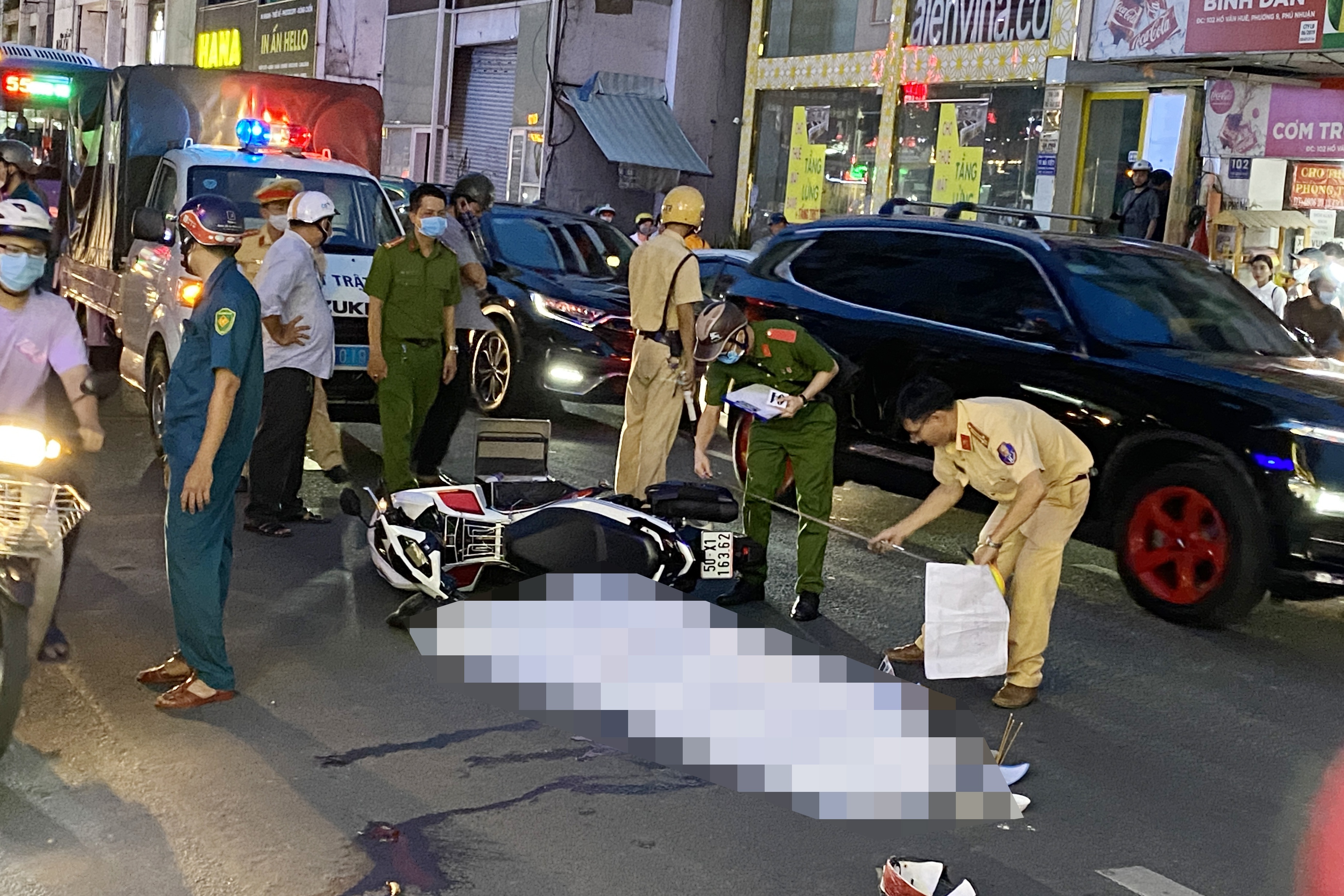 xe buyt can chet nguoi anh 1