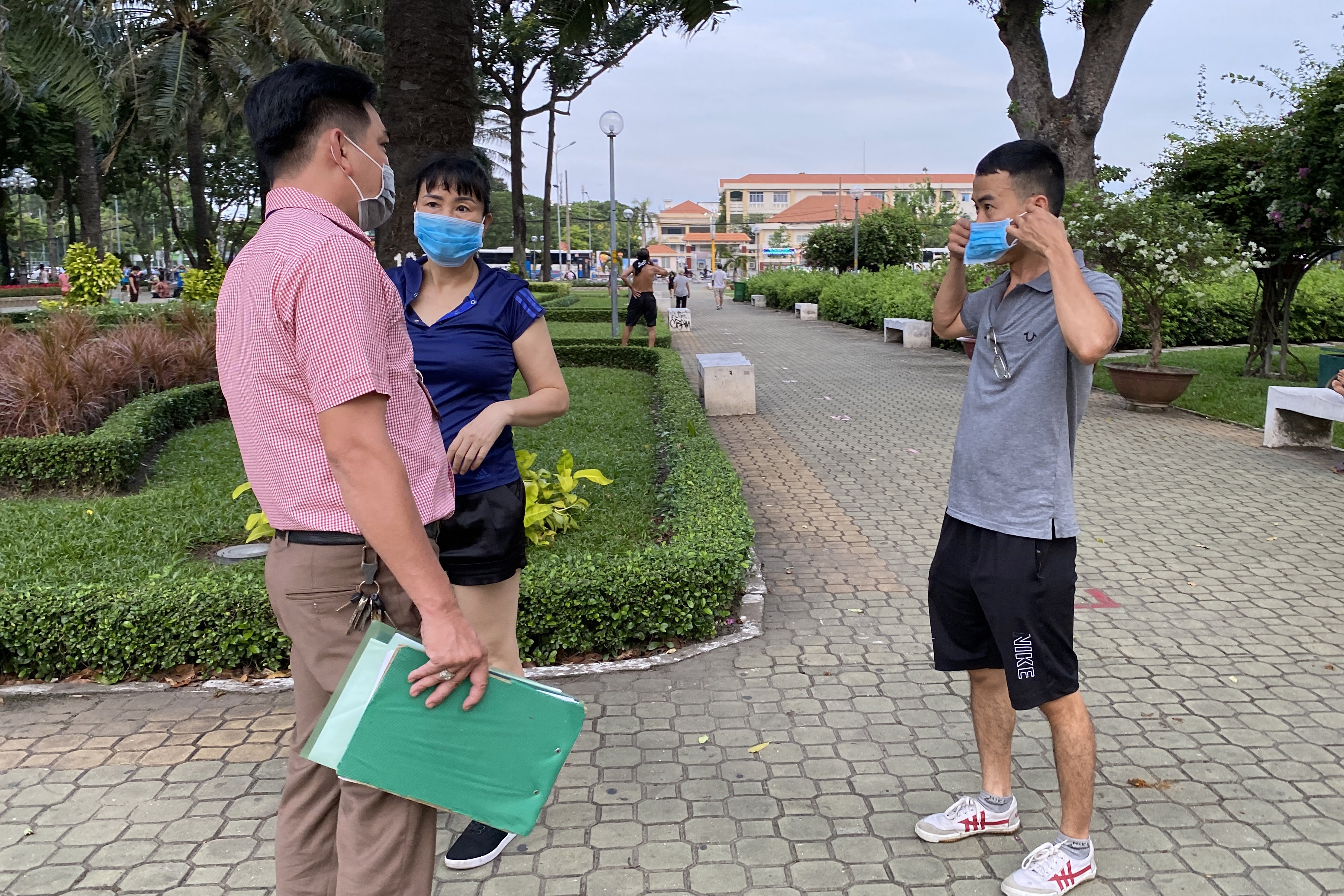 xu phat khong mang khau trang anh 1