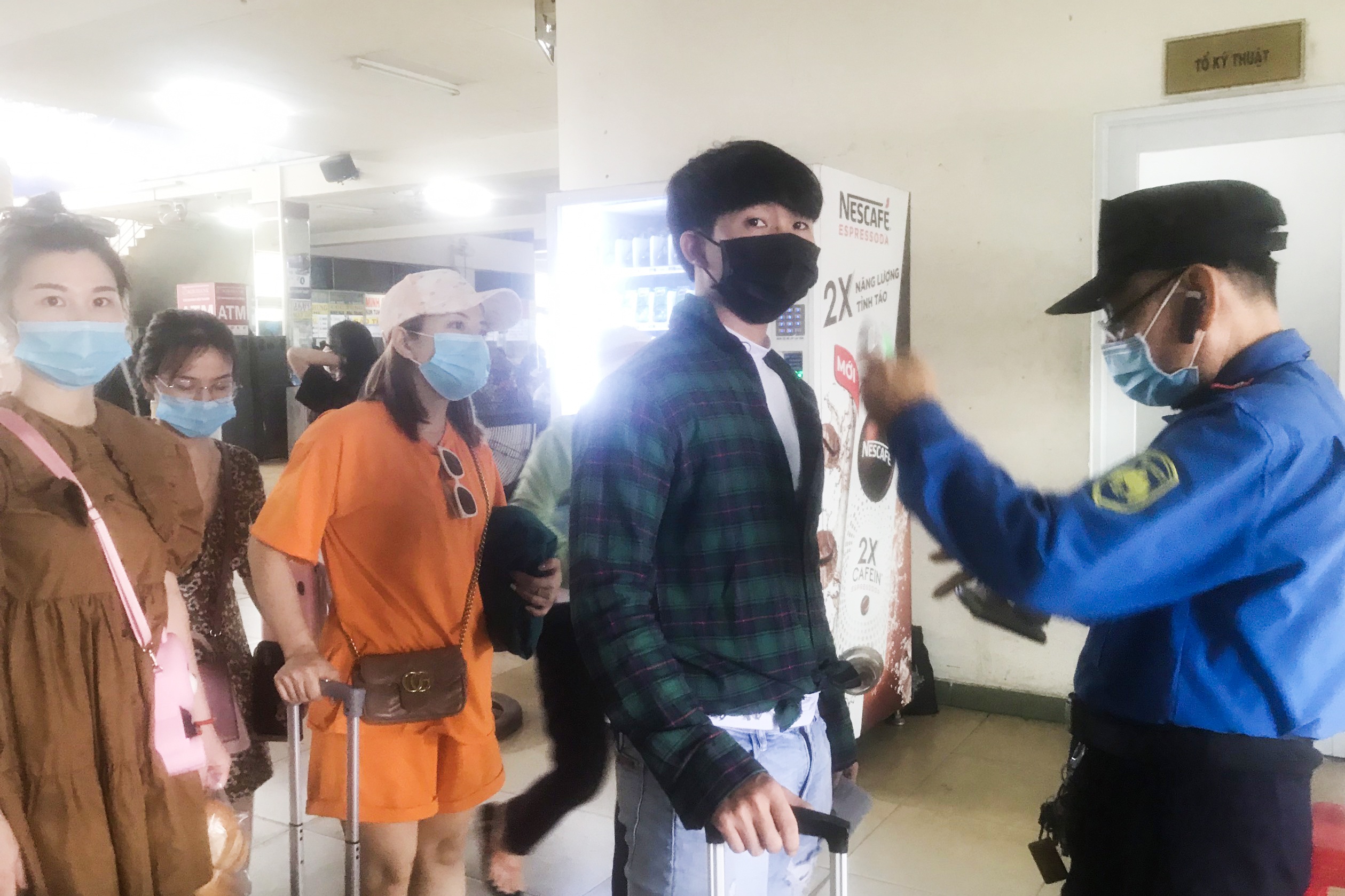 ket xe cua ngo TP.HCM anh 3